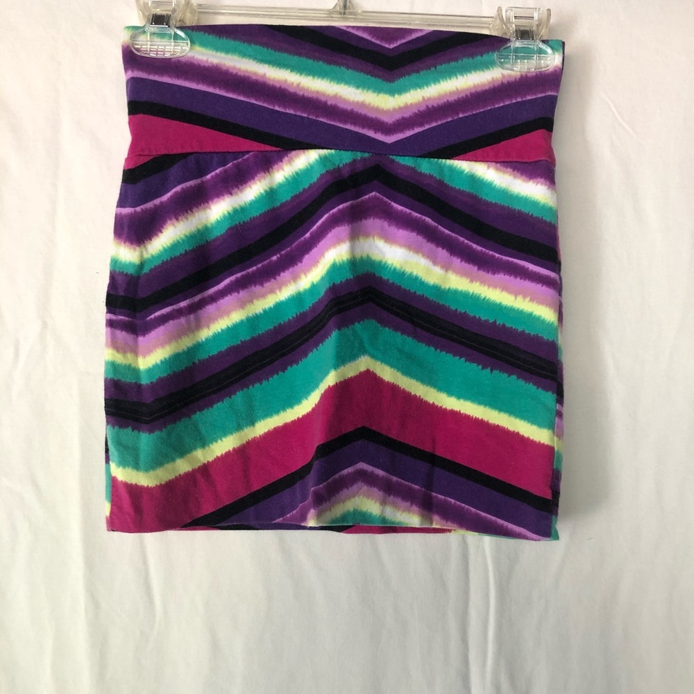 Wet seal skirt
